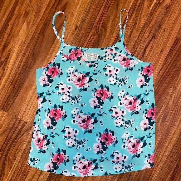 4 For $50 🎃Kirra Floral Tank Size Medium - Picture 1 of 4